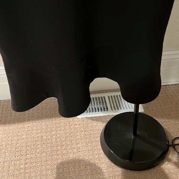 LIKELY BECKETT DRESS. BLACK. SIZE 6 - Picture 3 of 7